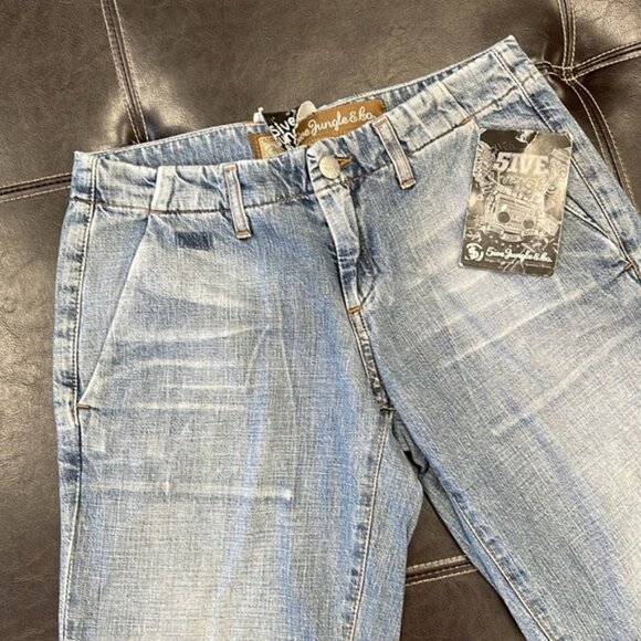 (21) 5ive Jungle & Co Women's Jean Shorts - Picture 2 of 8